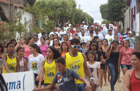 Brumado: Escola municipal realizou caminhada do dia dos Pais