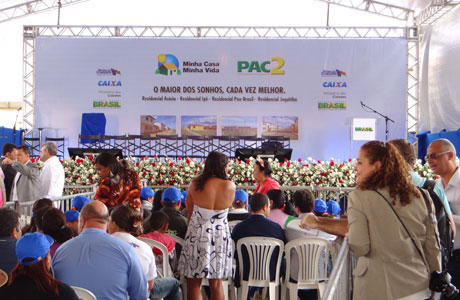 Conquista: A presidente Dilma inaugura unidades habitacionais