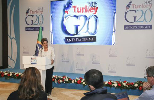 'Levy fica onde está', diz Dilma na Turquia
