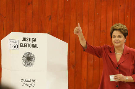 Dilma vota em Porto Alegre