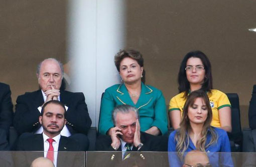 76% dos brasileiros desaprovam xingamentos a Dilma, aponta Datafolha