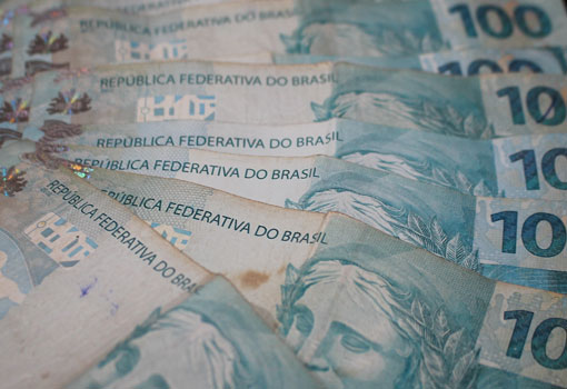 Pagamento do décimo terceiro salário deve injetar R$ 200 bilhões na economia