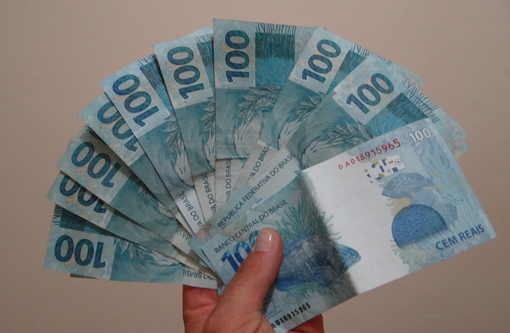 Brasil: Arrecadação cresce 4% em 2013