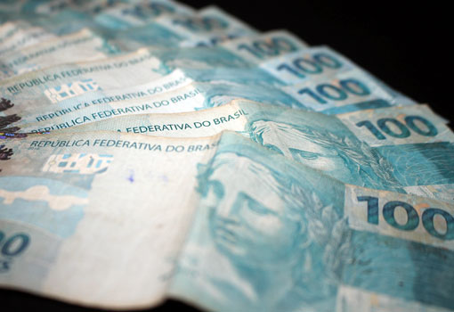 Taxa de juros do cheque especial sobe para 324,7% ao ano