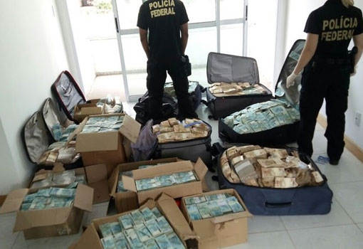 Em depoimento à Polícia Federal, assessor diz que contava dinheiro na casa da mãe de Geddel