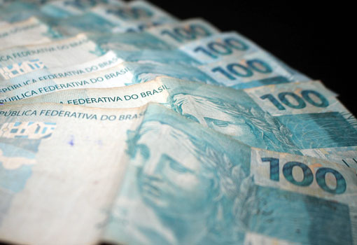 Somente 22% dos brasileiros guardaram dinheiro em outubro, revela indicador do SPC Brasil e CNDL