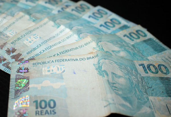 Limite de juros para cheque especial começa a valer hoje