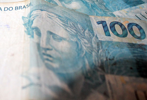 Pandemia prejudicou renda de 64% dos baianos; maioria não deixou de pagar contas