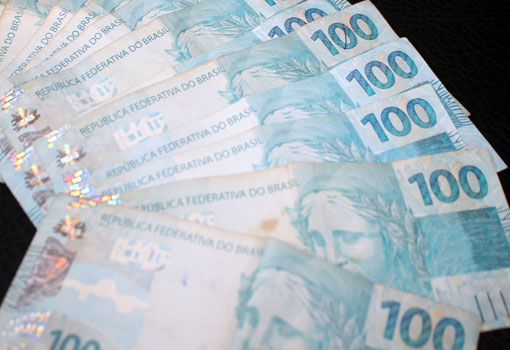 Sancionado projeto que libera R$ 2 bilhões para auxílio a municípios