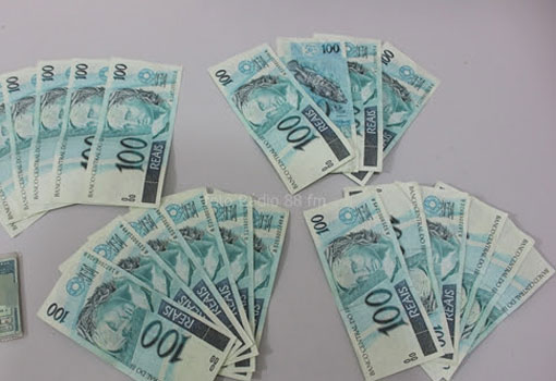 Rio de Contas: Polícia Militar prende homem com R$ 2.200 em notas falsas em Marcolino Moura