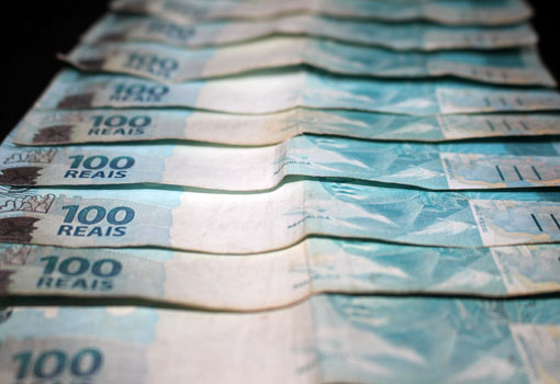 Reajuste: salário mínimo pode ser de R$ 1.002 em 2019