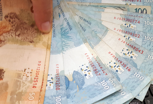 Proposta de Lei de Diretrizes Orçamentárias para 2018 prevê salário mínimo de R$ 979