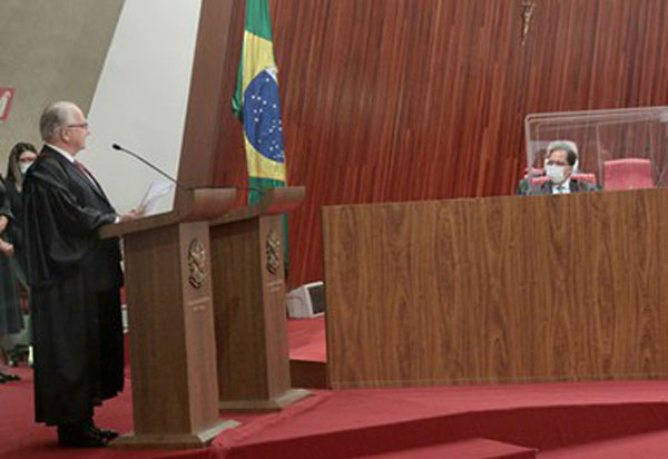 Em discurso de posse, Fachin faz defesa da democracia e da Justiça Eleitoral