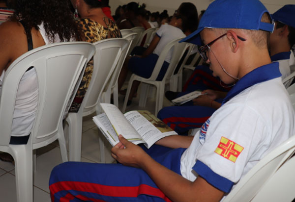 Brumado: DPE/BA lança cartilha sobre abordagem policial em escola do município