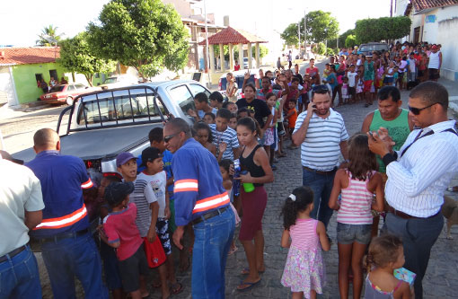 Brumado: Vix Logística e Associação de Moradores do Bairro Dr. Juracy realizam entrega de brinquedos
