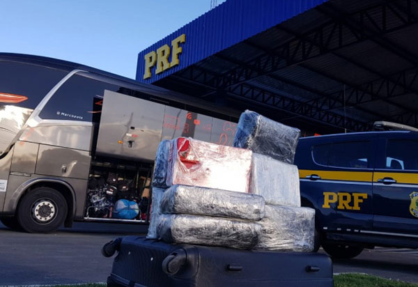 Mais 27 Kg de ‘Supermaconha’ são apreendidos pela PRF durante abordagem a ônibus de turismo em Conquista