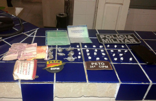 Brumado: polícia apreende drogas e um menor de 17 anos