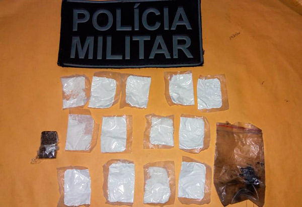 Homem é detido após ser flagrado com drogas no Bairro Primeiro Gole, em Livramento