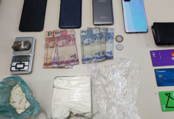 Cipe Sudoeste apreende drogas na BR-122, em Guanambi