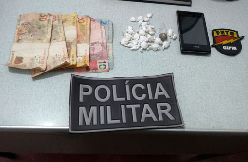 Jovem brumadense é detida após ser flagrada comercializando drogas em Aracatu