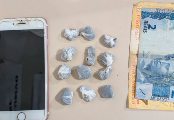 Polícia apreende drogas e detém acusados de tráfico em Condeúba