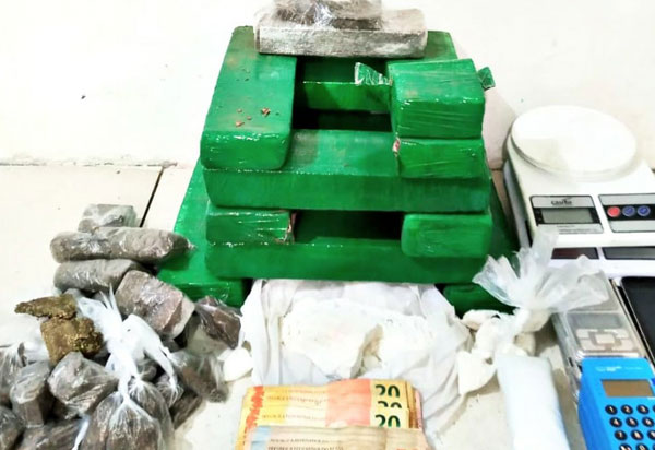 Quatro são presos com 11kg de maconha em Vitória da Conquista