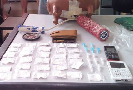 Macaúbas: Polícia Militar apreende drogas, veículos e prende 5 pessoas