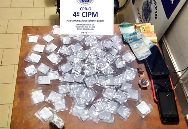 Mulheres são detidas ao tentar entregar drogas a detentos em Macaúbas