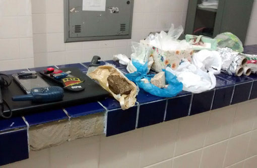 Brumado: polícia apreende drogas e vários objetos com suspeita de roubo
