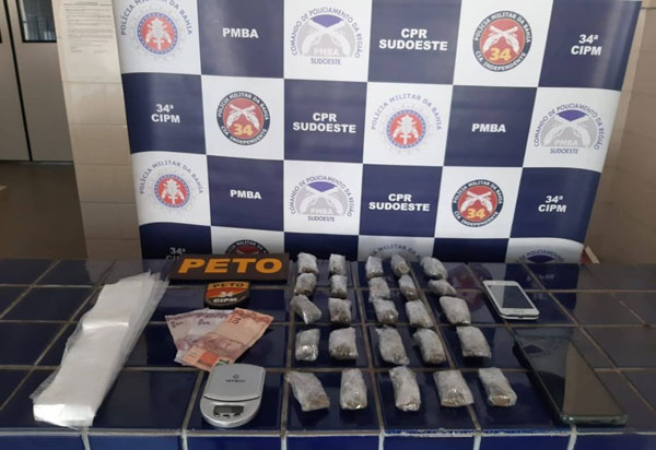 Brumado: Polícia Militar apreende drogas e detém suspeitos de tráfico no Bairro das Flores