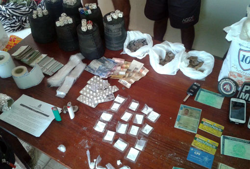 Polícia Militar faz apreensão de drogas em Paramirim