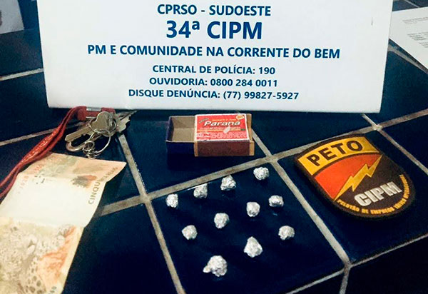 Brumado: Dupla é detida com drogas no bairro Dr. Juracy