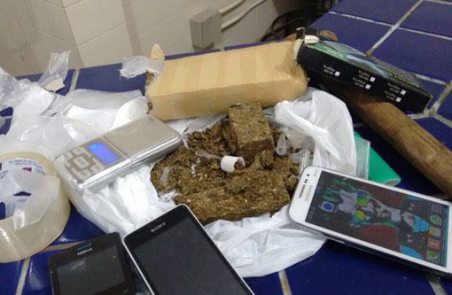 Brumado: Polícia Militar detém dois indivíduos por tráfico de drogas