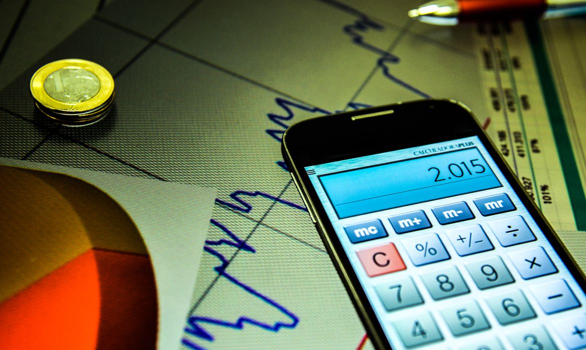 PIB do Brasil recua 0,1% no 2º trimestre