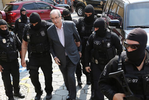Cunha faz exame de corpo de delito em Curitiba e volta para a PF