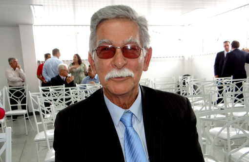 Brumado: Em carro de som Eduardo Vasconcelos pede voto pra Aécio