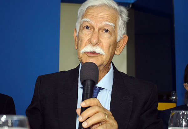 Brumado: Sem citar nomes, prefeito Eduardo disse que avalia entre três vereadores o seu líder na Câmara