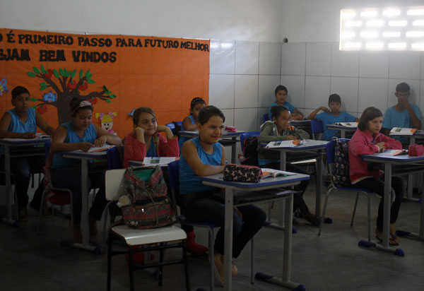 Câmara dos Deputados aprova diretrizes para valorização dos profissionais da educação básica pública