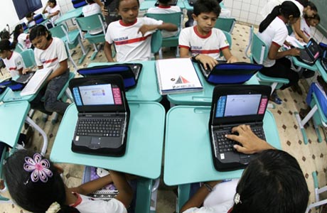 EDUCAÇÃO: USO DAS TECNOLOGIAS, CAMINHOS, ESCOLHAS E DESAFIOS