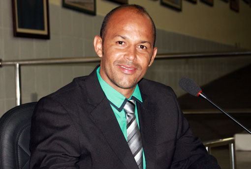 Brumado: obras de infraestrutura são solicitadas por vereador Elias Piau