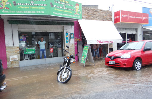 Brumado: Vereador Alessandro Lôbo solicita construção de galeria de água pluvial