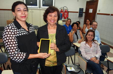Brumado: Professores recebem tablets do Governo do Estado