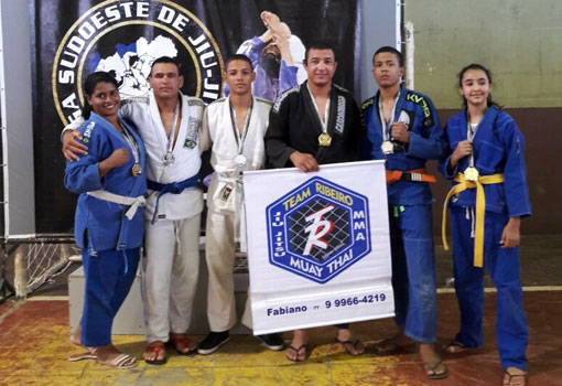 Brumado: Equipe Team Ribeiro conquista posições no pódio do campeonato de Jiu-Jitsu Sudoeste
