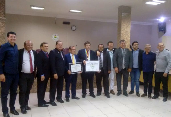 Brumadense Erivaldo Moura (Agrossolo) recebeu Título de Cidadão Petrolinense e medalha de Honra ao Mérito Dom Malan