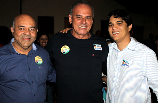 Eleições 2014: Vitor Bonfim e Erivelton Santana com apoio de Aguiberto realizam caminhada nesta quinta (02)