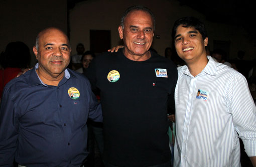 Eleições 2014: Erivelton Santana e Vítor Bonfim inauguram comitê em Brumado