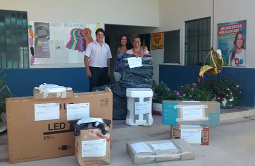 Brumado: Escola recebe equipamentos do II Prêmio Melhor Escola Pública do Ano