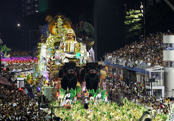  Carnaval de 2021 é adiado em SP devido à pandemia; nova data não foi definida 