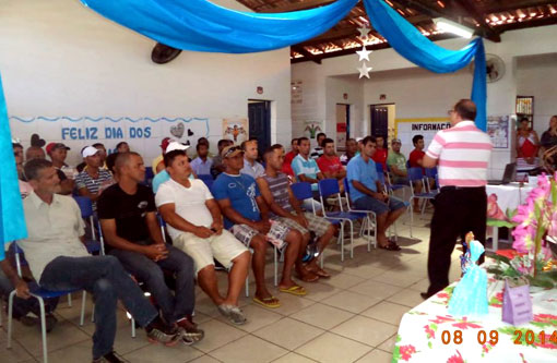 Brumado: Escola Eny Mafra prestou homenagem aos pais dos alunos