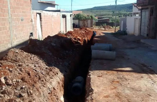 Prefeitura de Brumado dá continuidade a obra de captação de esgotamento sanitário no Bairro Rodoviário